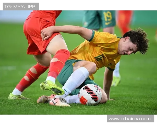 足球明星踩镜头事件背后的故事与影响揭秘